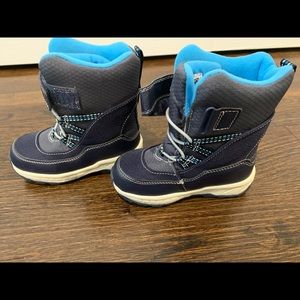 Carter’s Snow Boot size 9